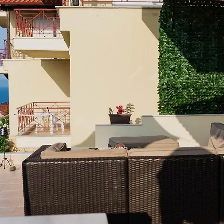 De N.a.p.e Apartman Hanióti